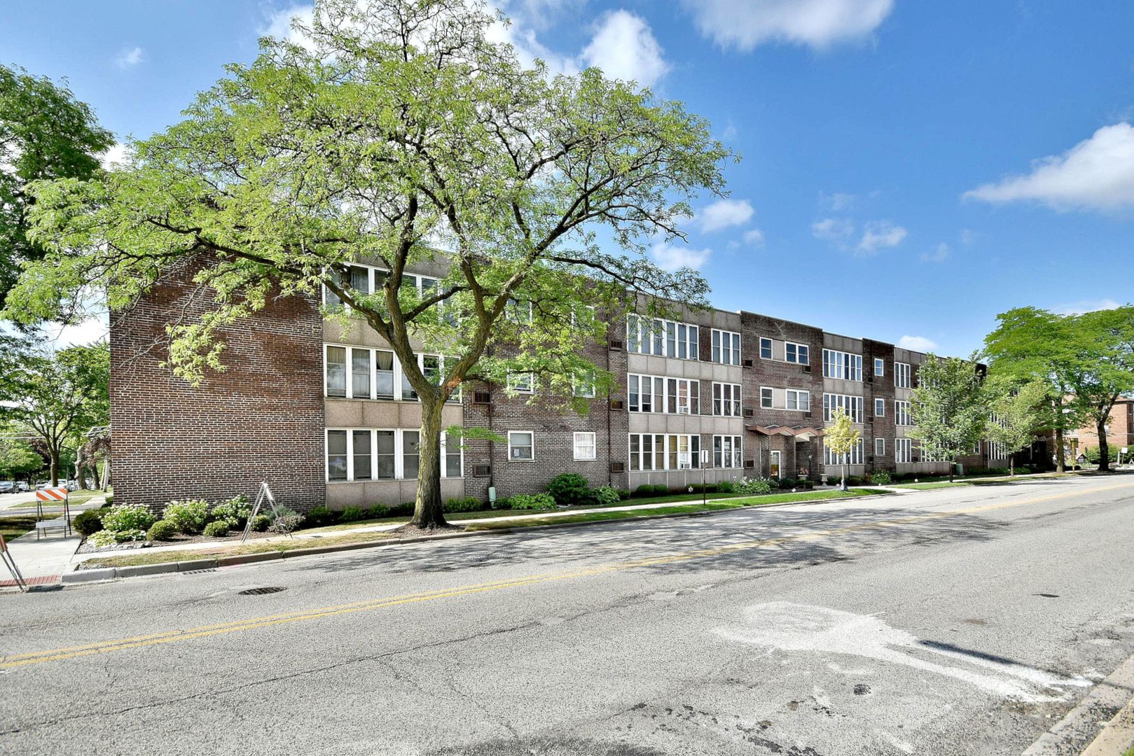 1301 TOUHY Avenue — Park Ridge, IL 60068