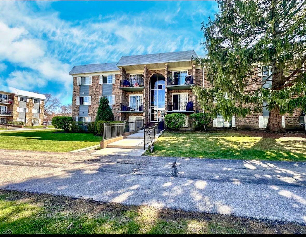 1609 Windsor Drive, Arlington Heights, IL 60004