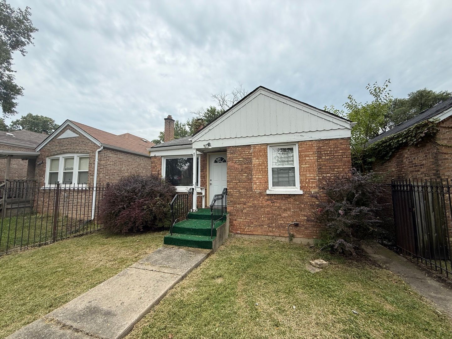 9761 S Ingleside Avenue — Chicago, IL 60628
