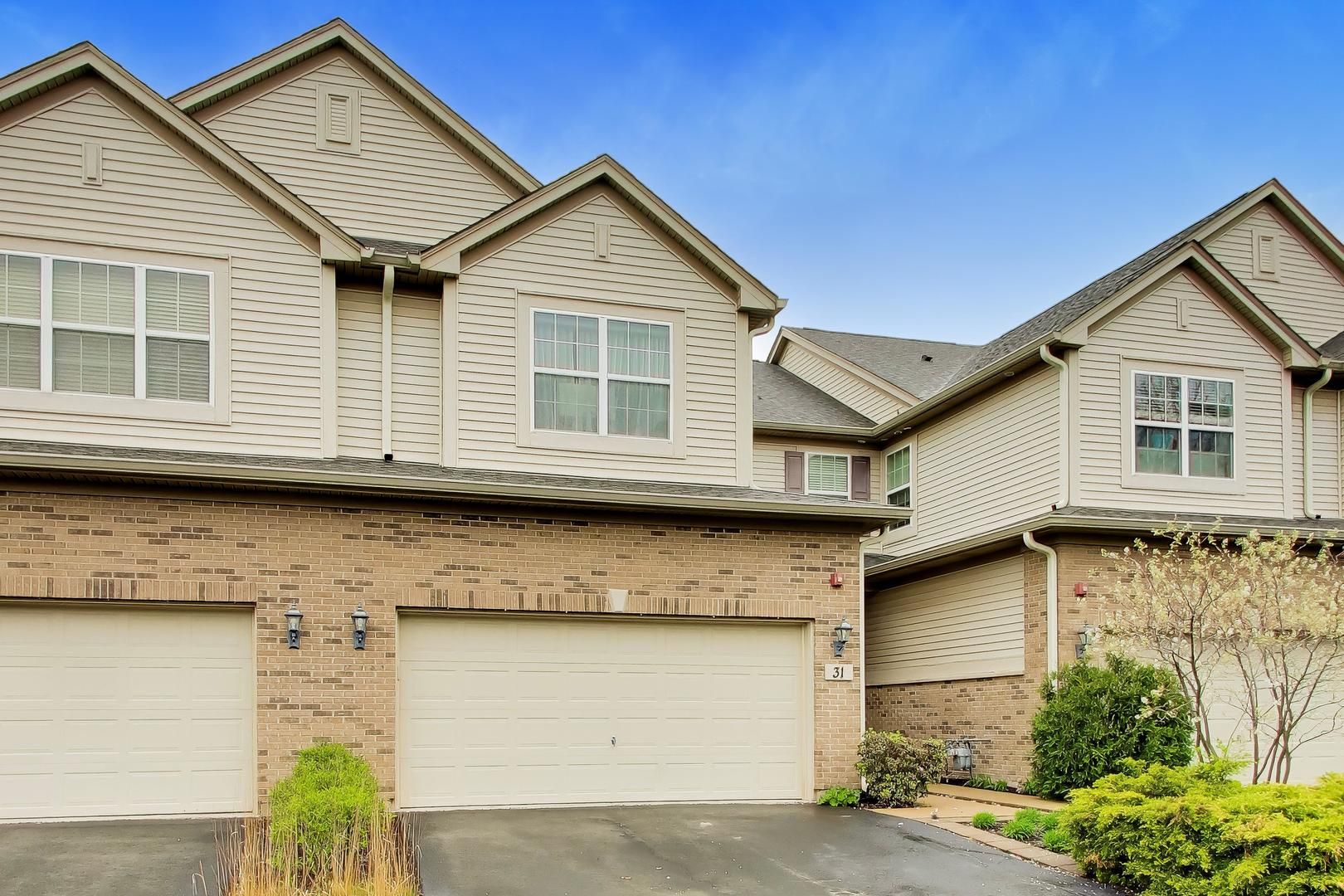 31 Oak Creek Court — North Aurora, IL 60542