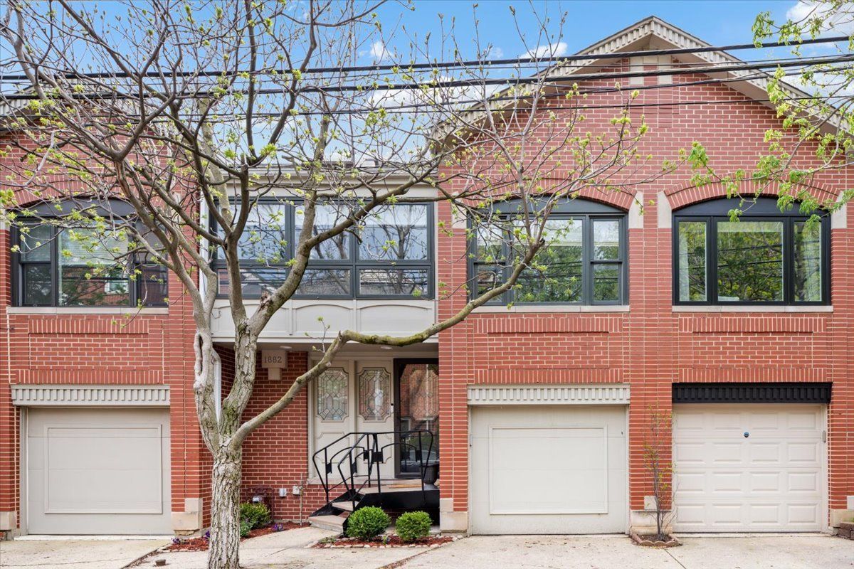 1882 N POE Street — Chicago, IL 60614