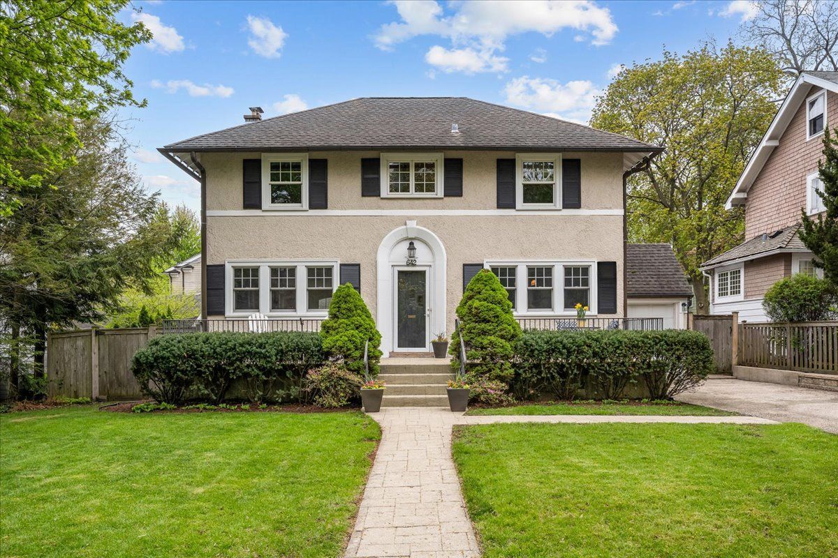 642 Ash Street — Winnetka, IL 60093