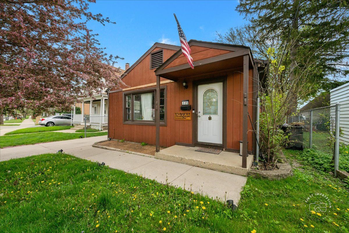 335 Silver Street — Elgin, IL 60123