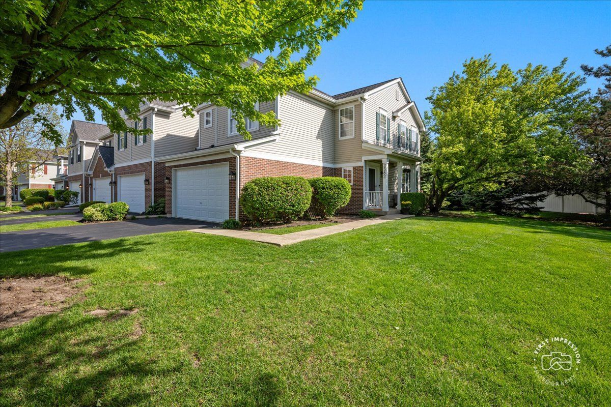 2582 Lorraine Circle #2582, Geneva, IL 60134