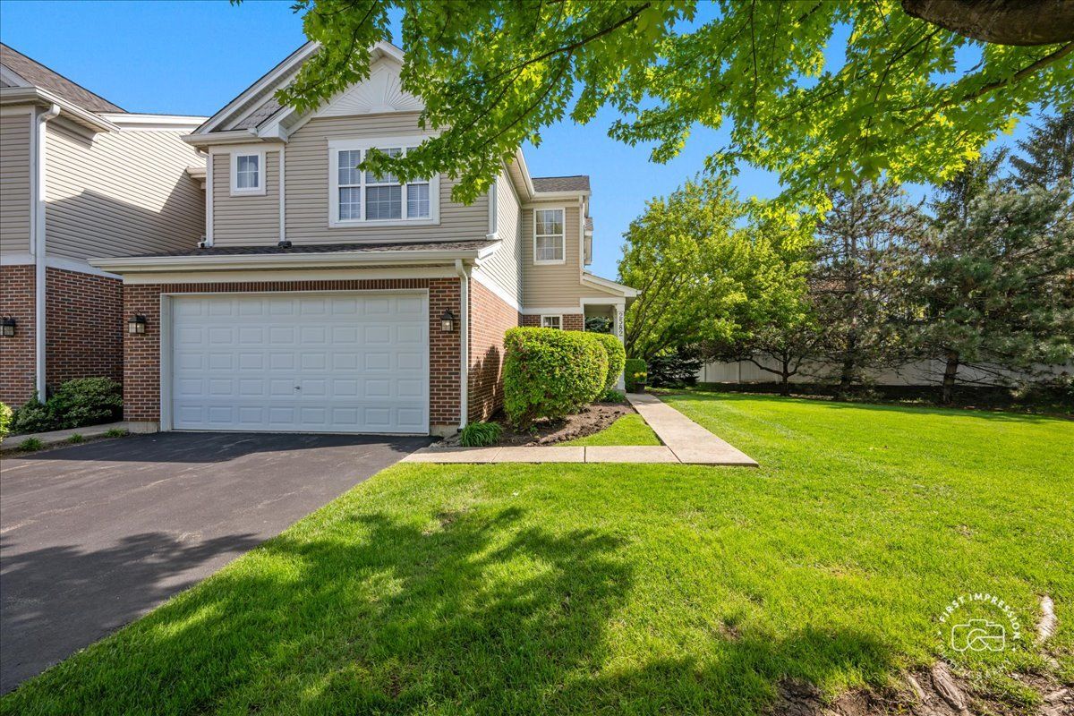 2582 Lorraine Circle, Geneva, IL 60134