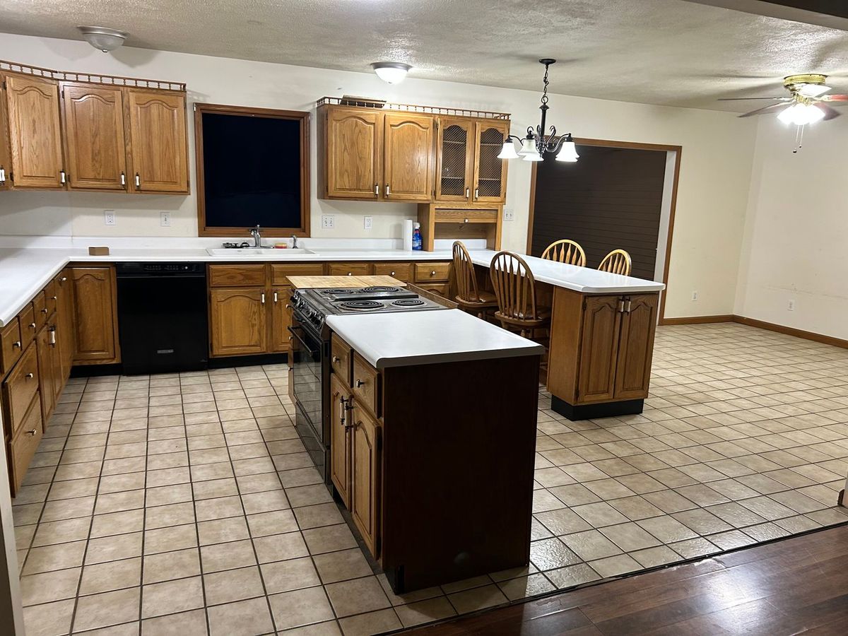 511 W 5TH Street, Benton, IL 62812
