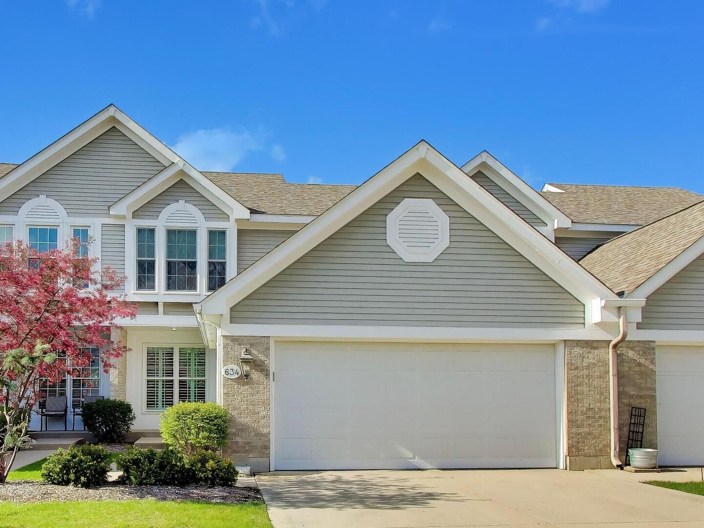 634 Kendallwood Court — Crystal Lake, IL 60014
