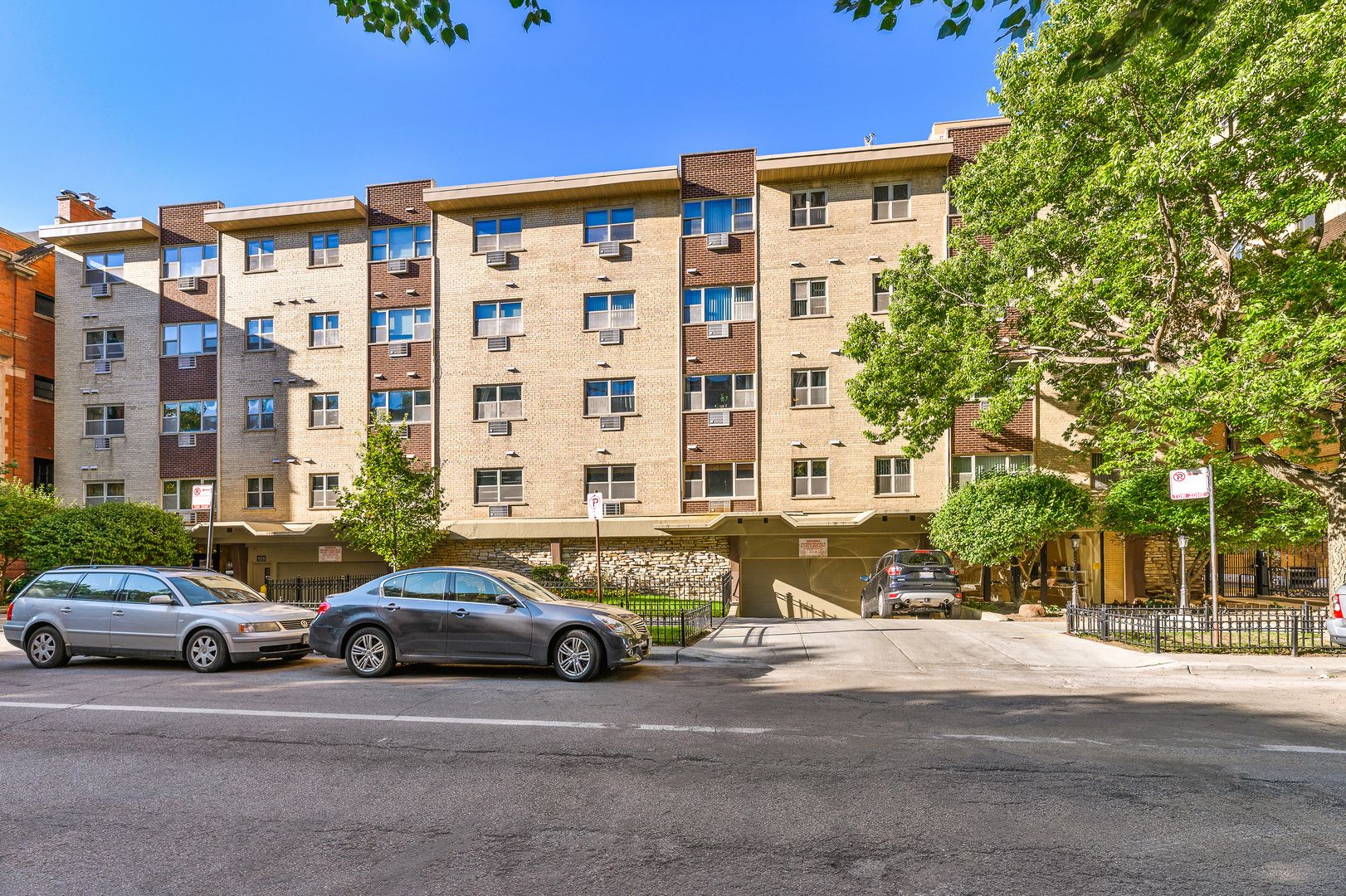 420 W Aldine Avenue #326 — Chicago, IL 60657