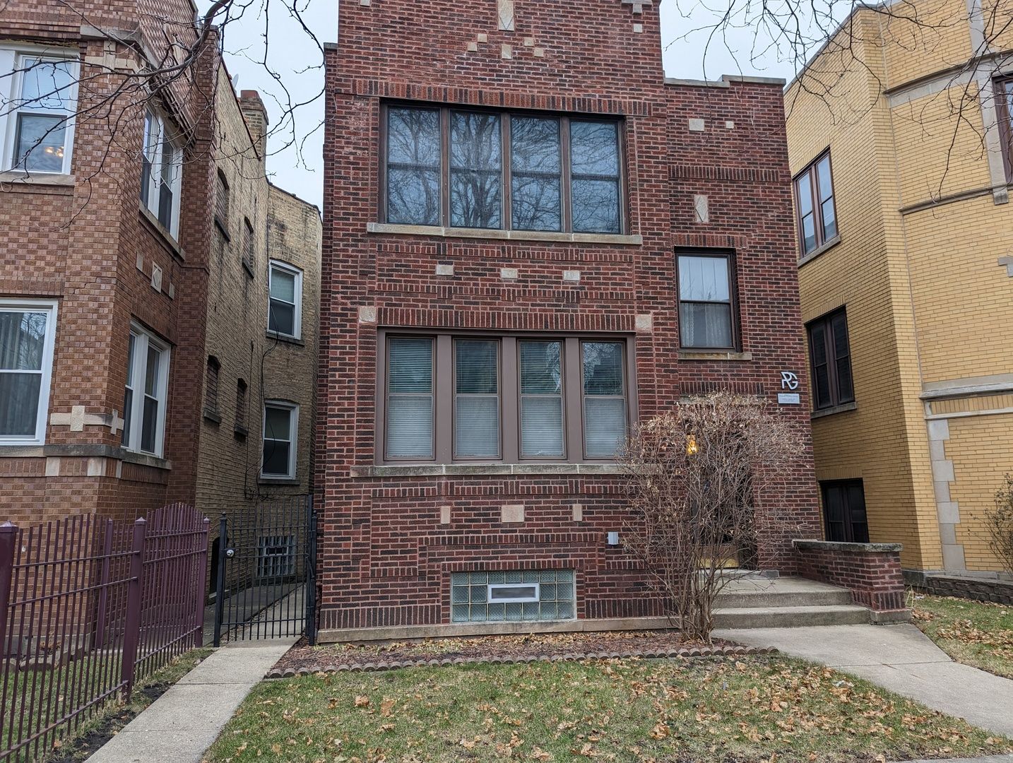 5650 N Spaulding Avenue #2 — Chicago, IL 60659