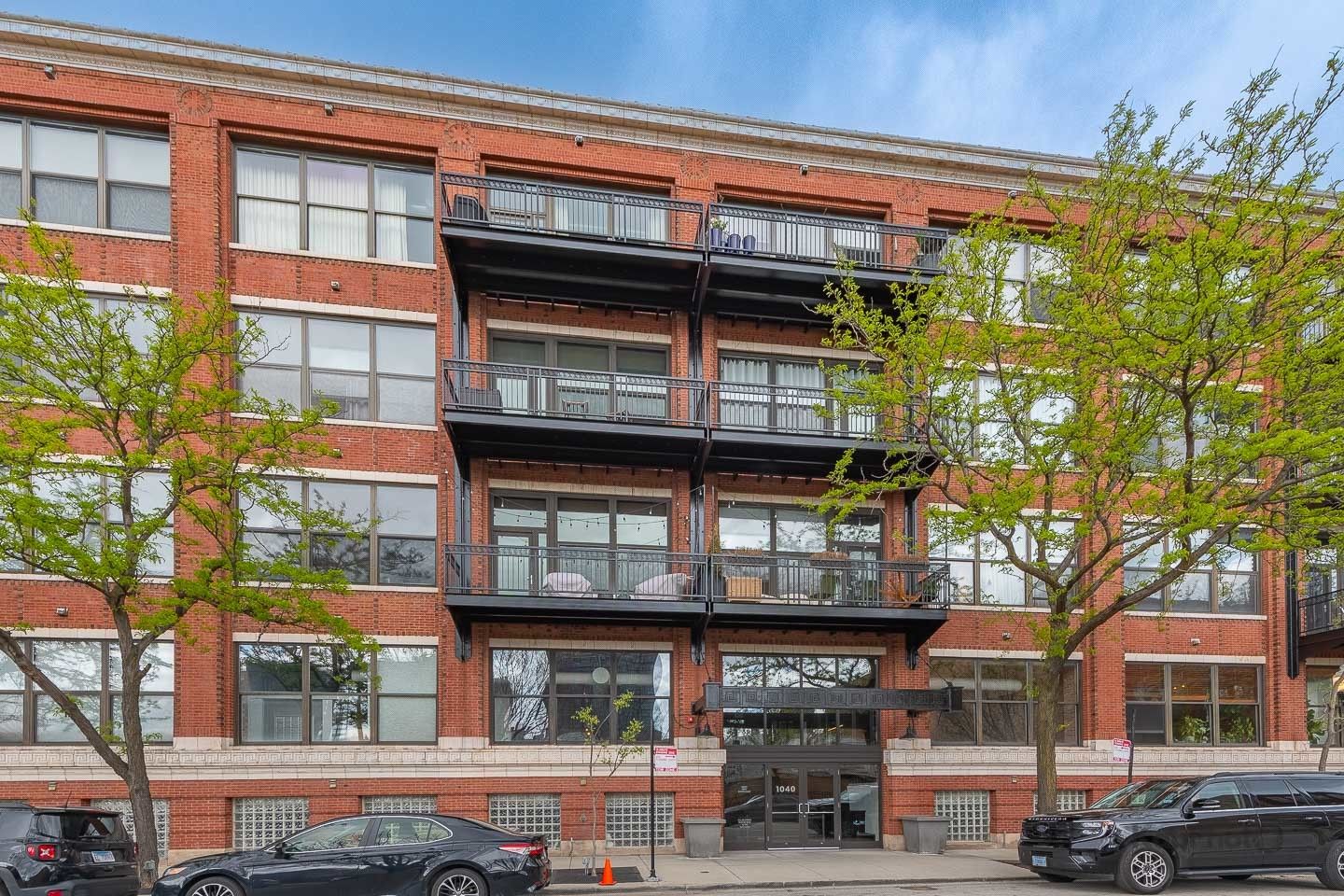 1040 W Adams Street #117 — Chicago, IL 60607