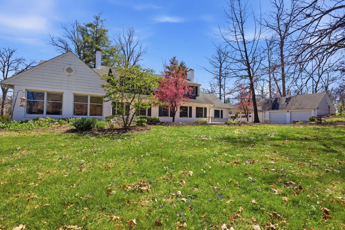 471 Sulphur Lane, Paris, IL 61944