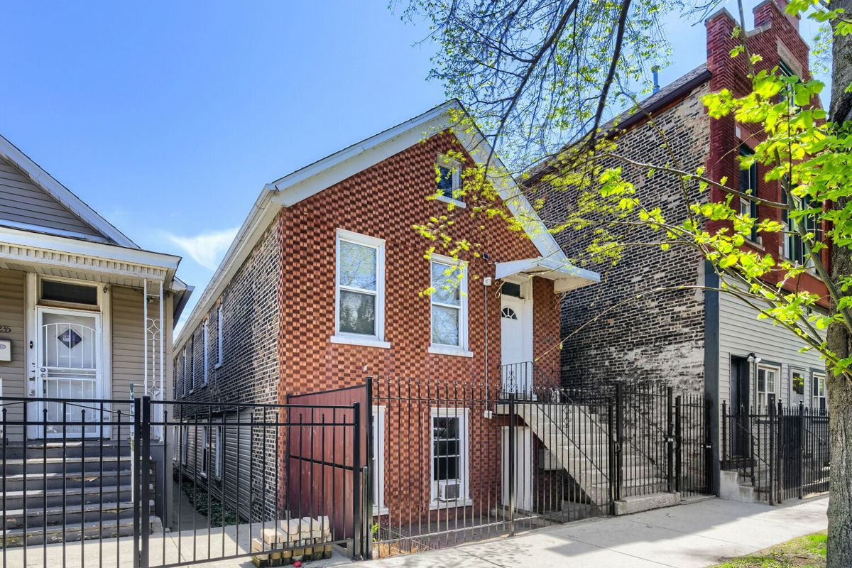 3237 Aberdeen Street, Chicago, IL 60608