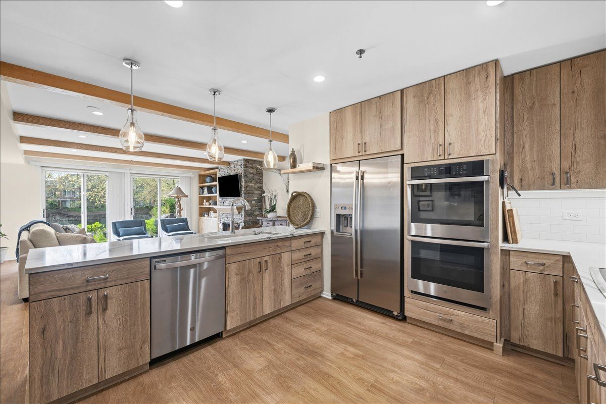 1040 Arbor Lane, Northfield, IL 60093