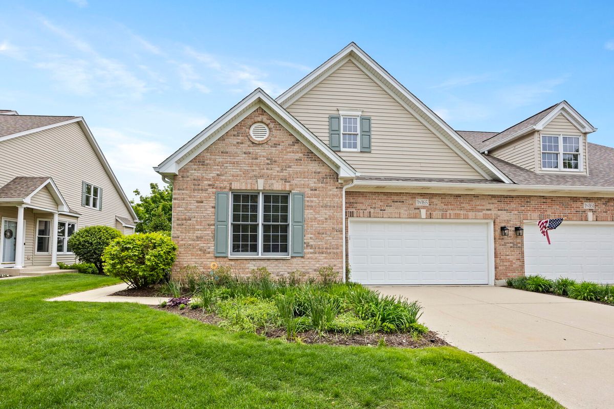 1N165 Mission Court, Winfield, IL 60190