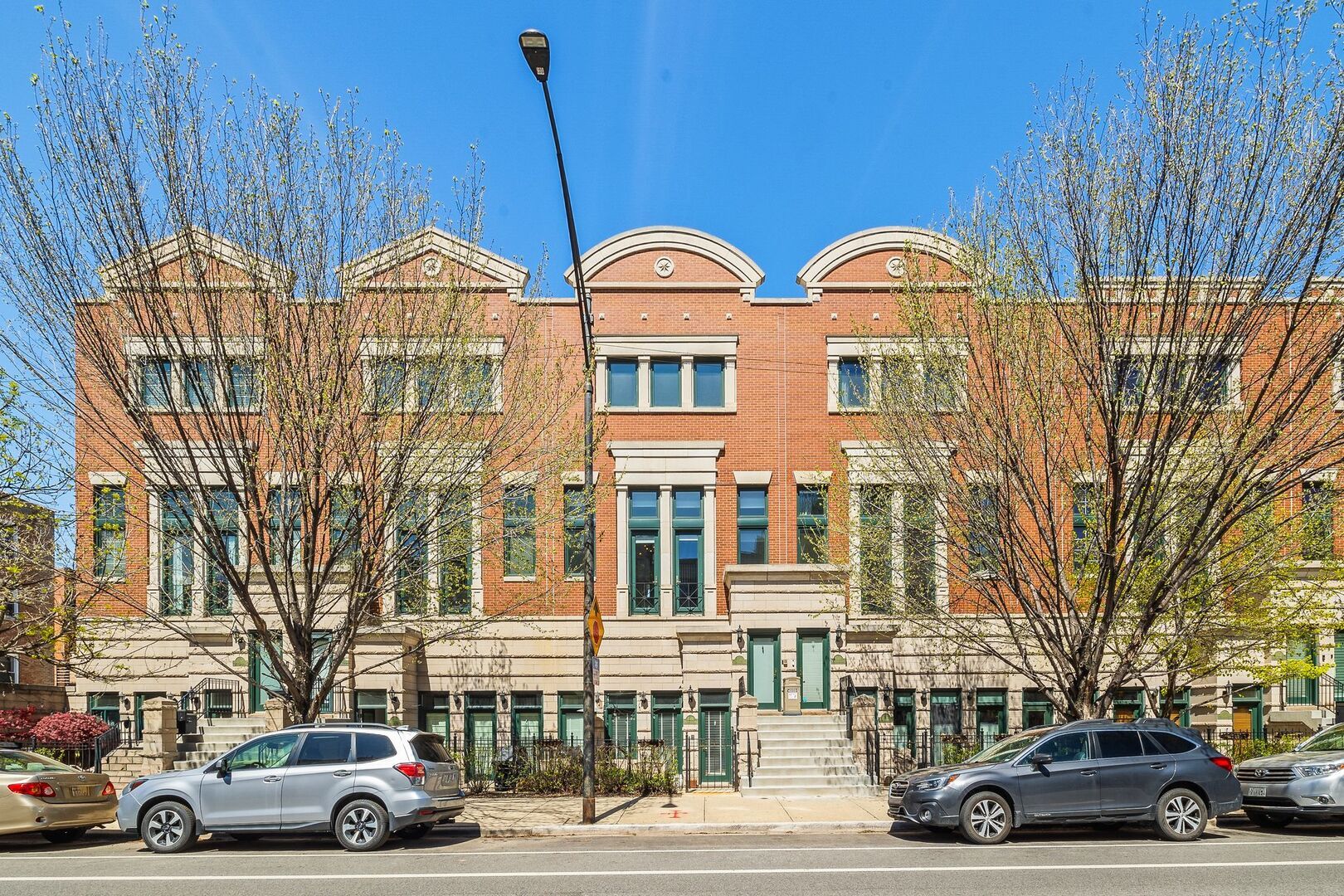 434 W ARMITAGE Avenue #C — Chicago, IL 60614