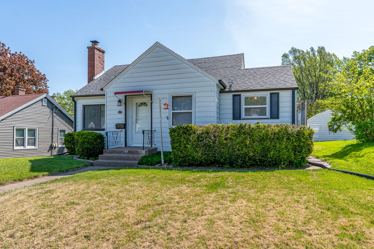 2639 HOWELL Street, Davenport, IA 52804