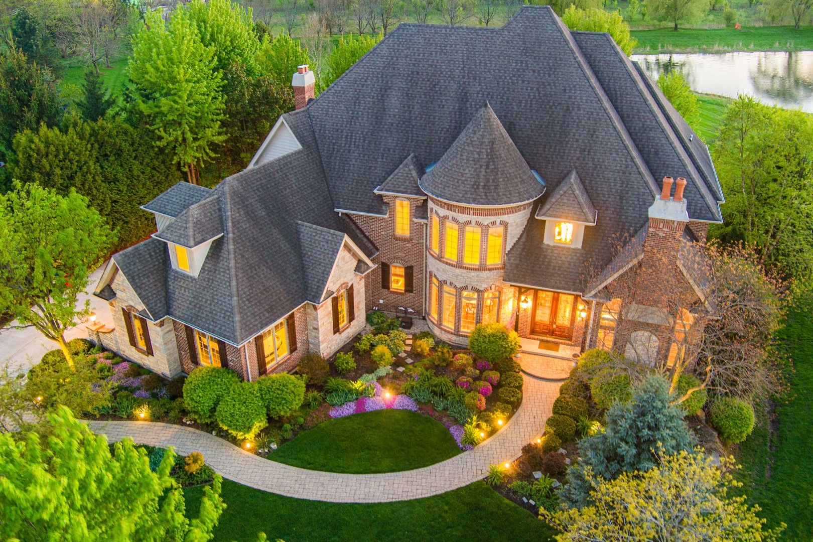 39W835 Goldenrod Drive — St. Charles, IL 60175