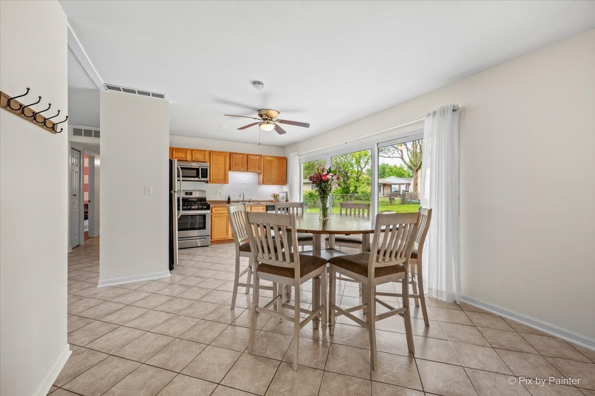 1185 Case Lane, Elgin, IL 60120