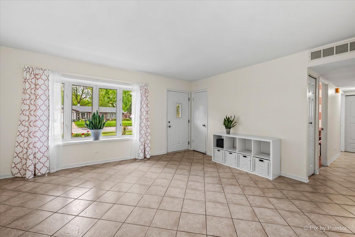 1185 Case Lane, Elgin, IL 60120