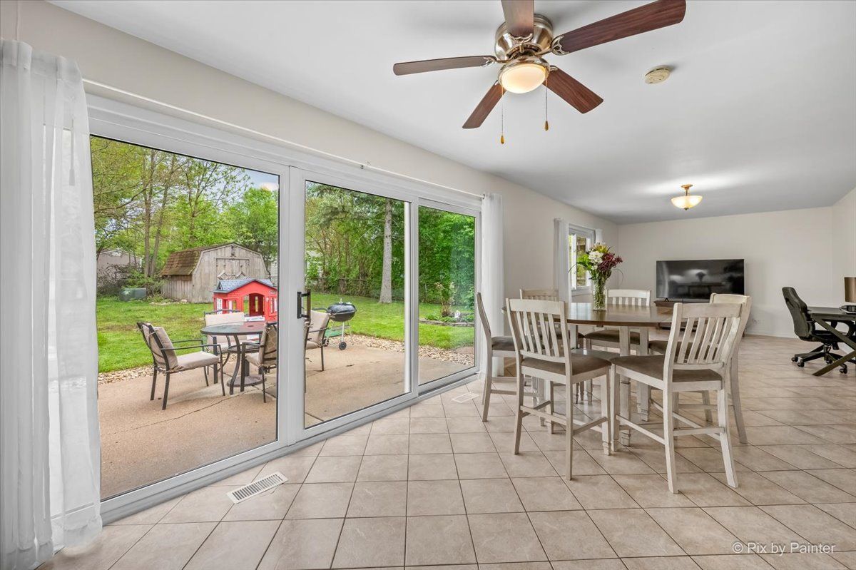 1185 Case Lane, Elgin, IL 60120
