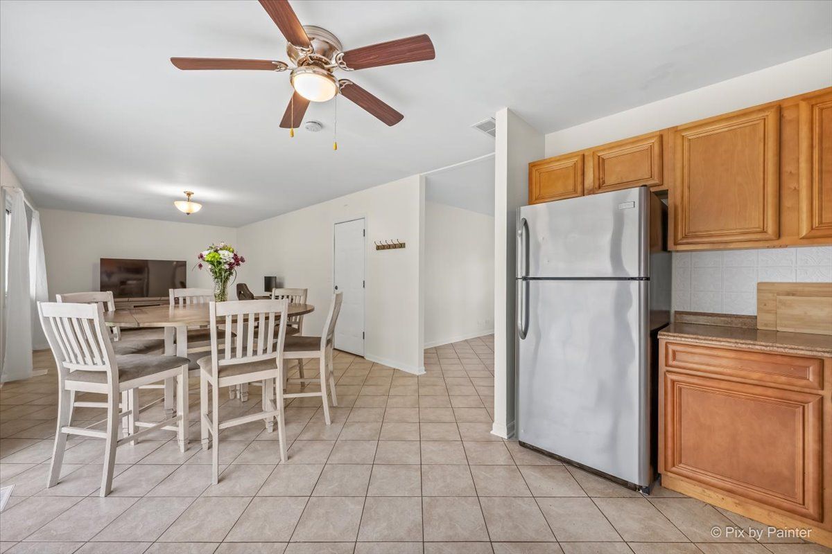 1185 Case Lane, Elgin, IL 60120
