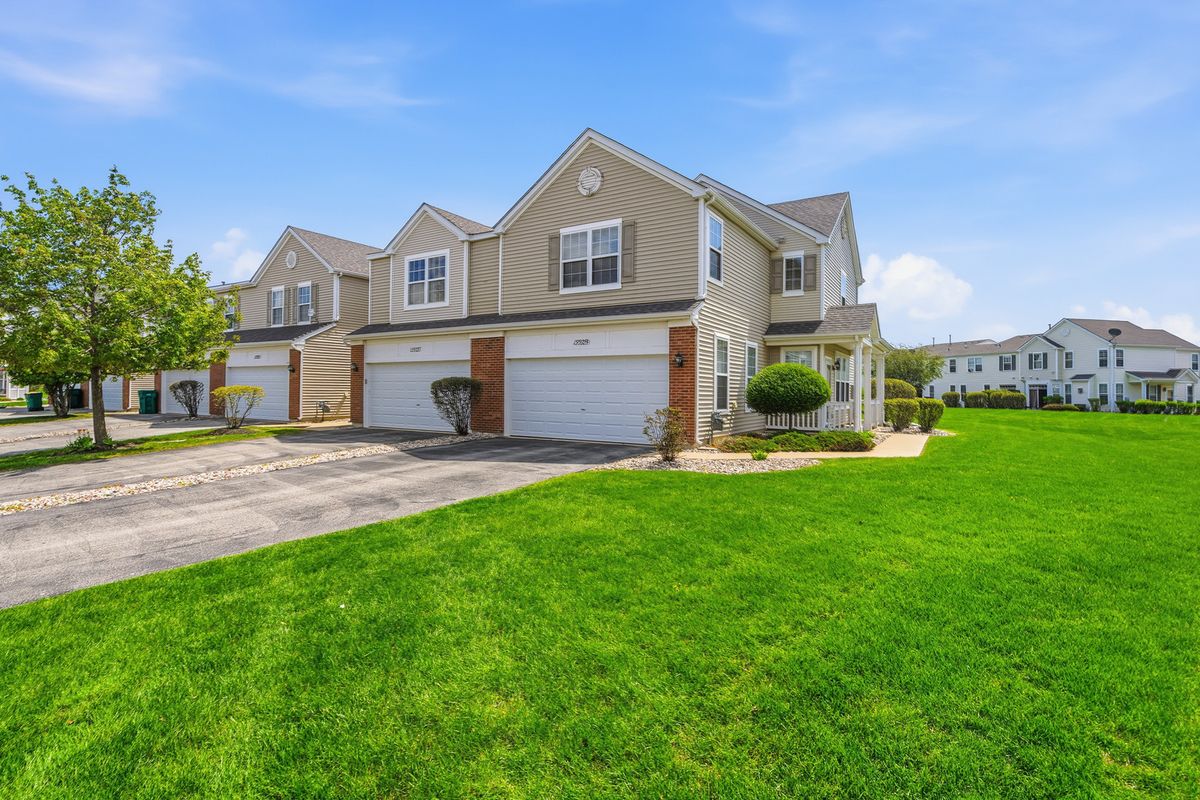 15329 Kenmare Circle, Manhattan, IL 60442