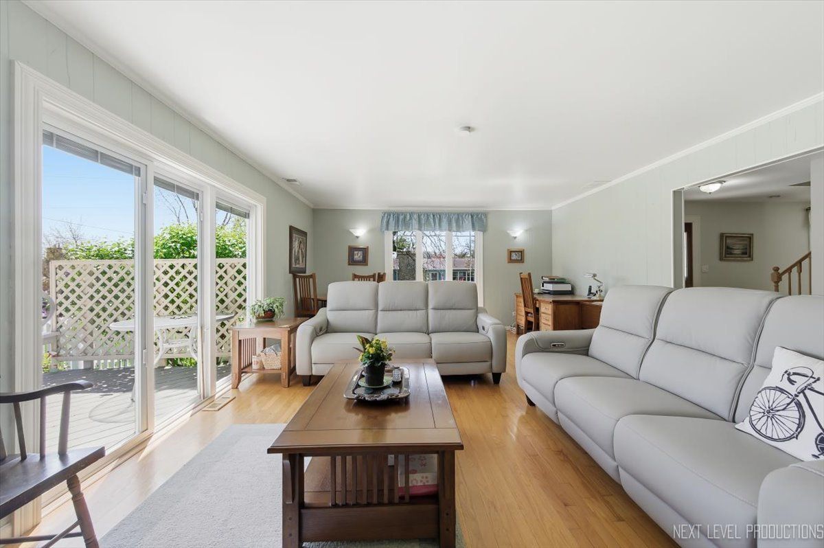 27W300 Williams Street, Winfield, IL 60190