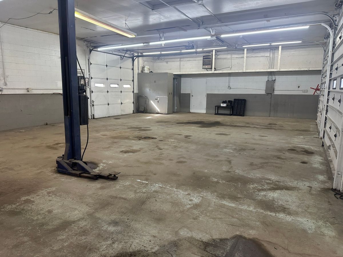 1015 E Broadway Avenue, Bradley, IL 60915