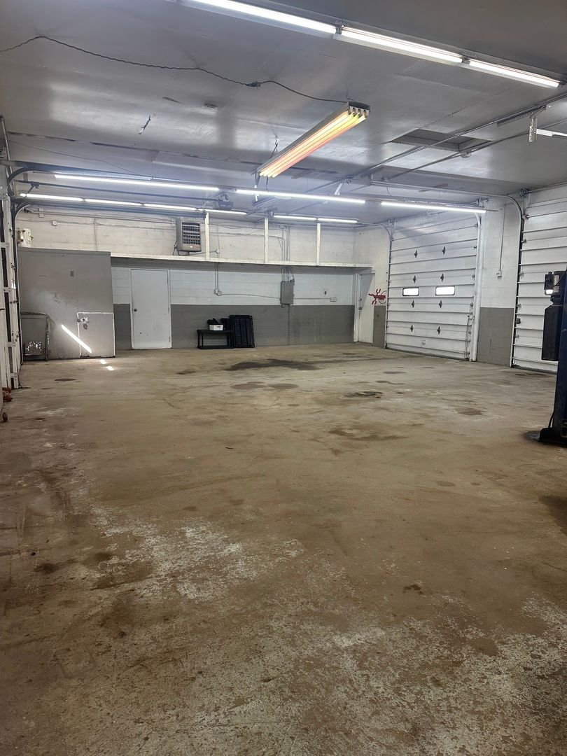 1015 E Broadway Avenue, Bradley, IL 60915
