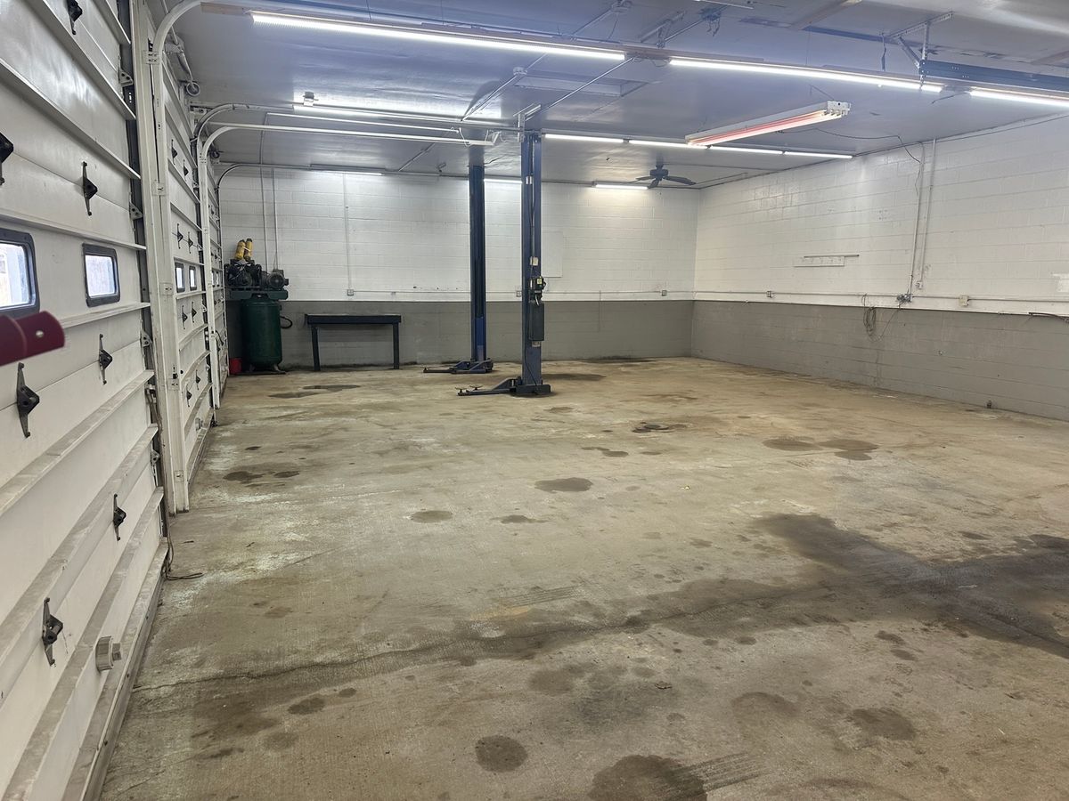 1015 E Broadway Avenue, Bradley, IL 60915