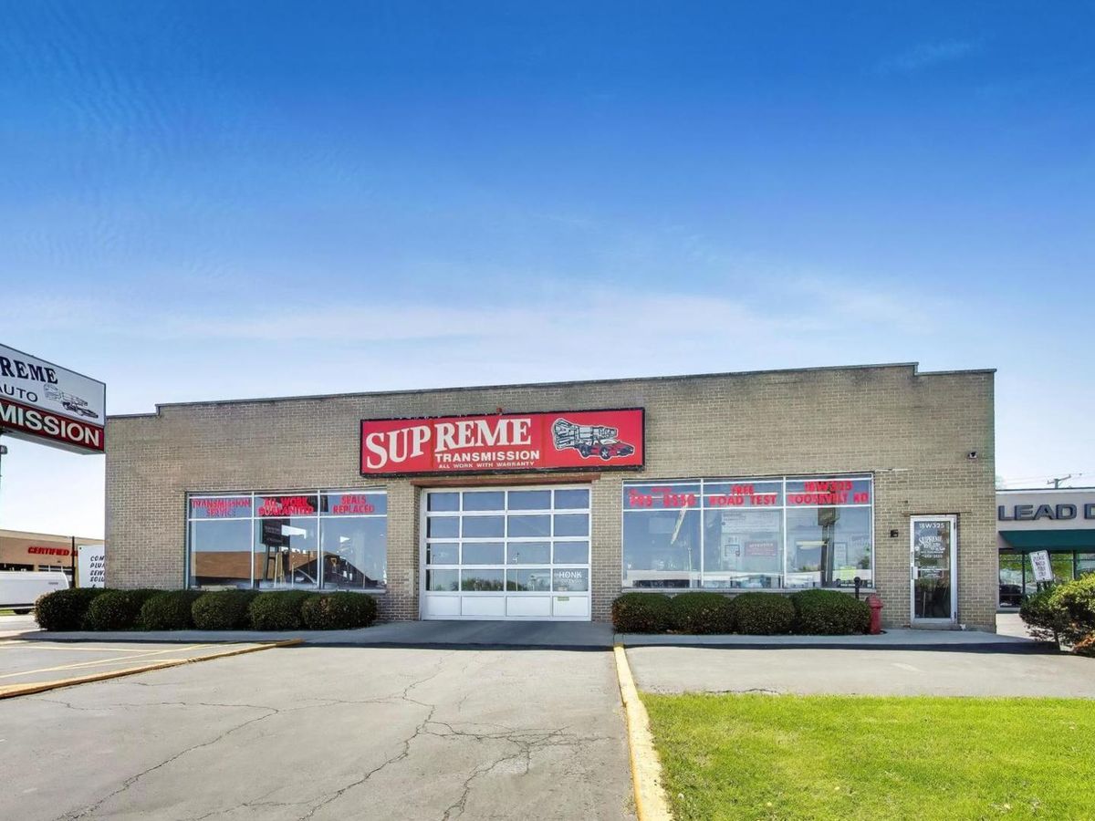 18W325 Roosevelt Road, Oakbrook Terrace, IL 60181