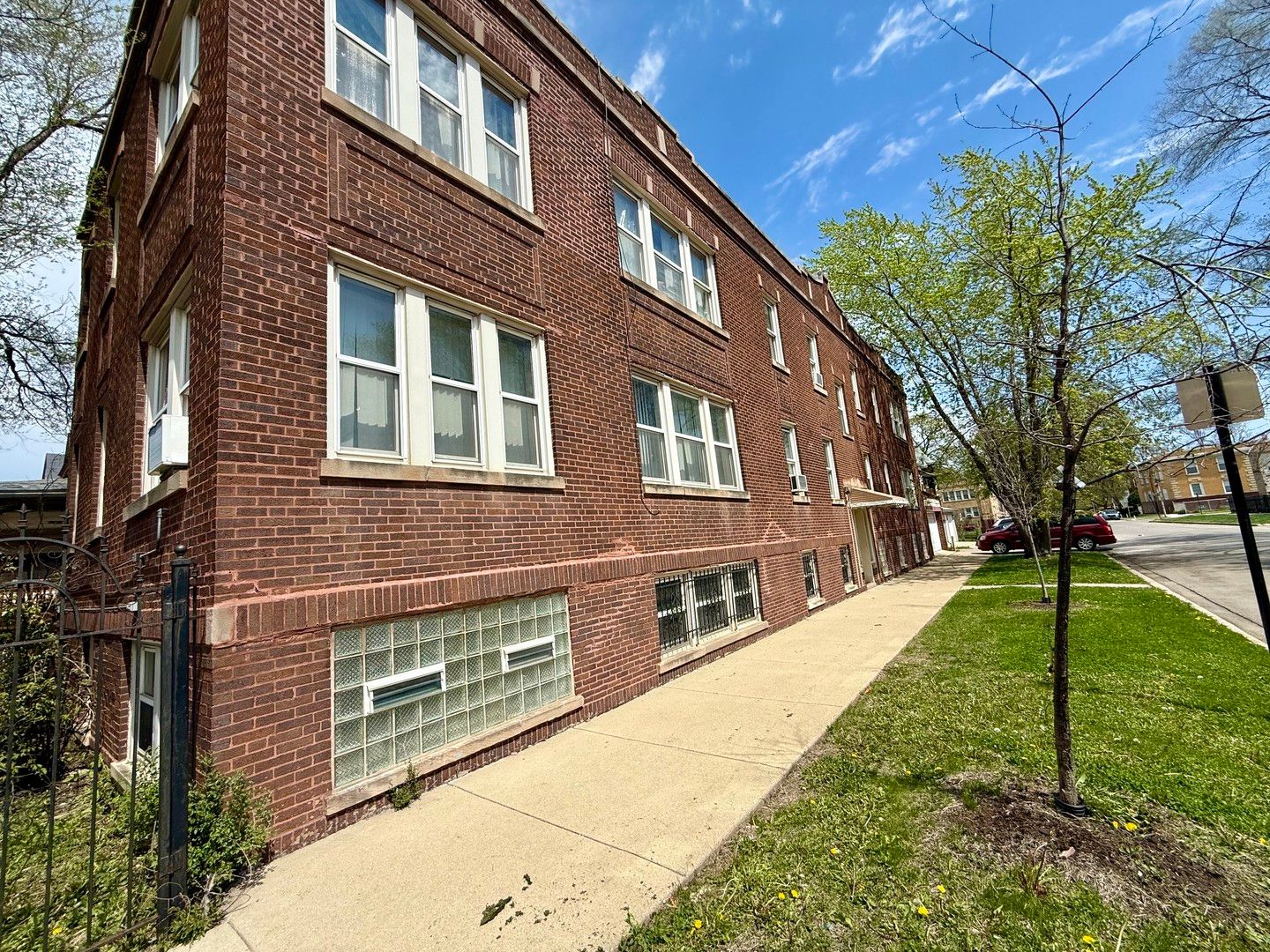 5150 W Ohio Street — Chicago, IL 60644