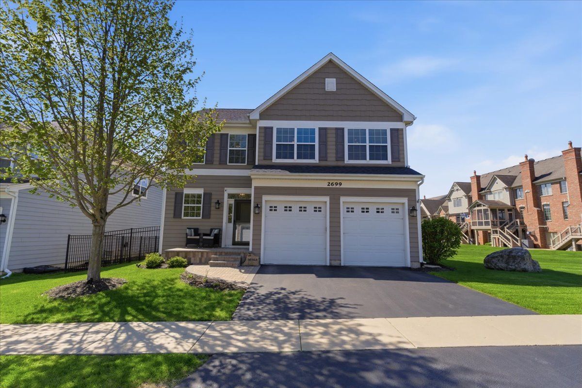 2699 Regency Court — St. Charles, IL 60175