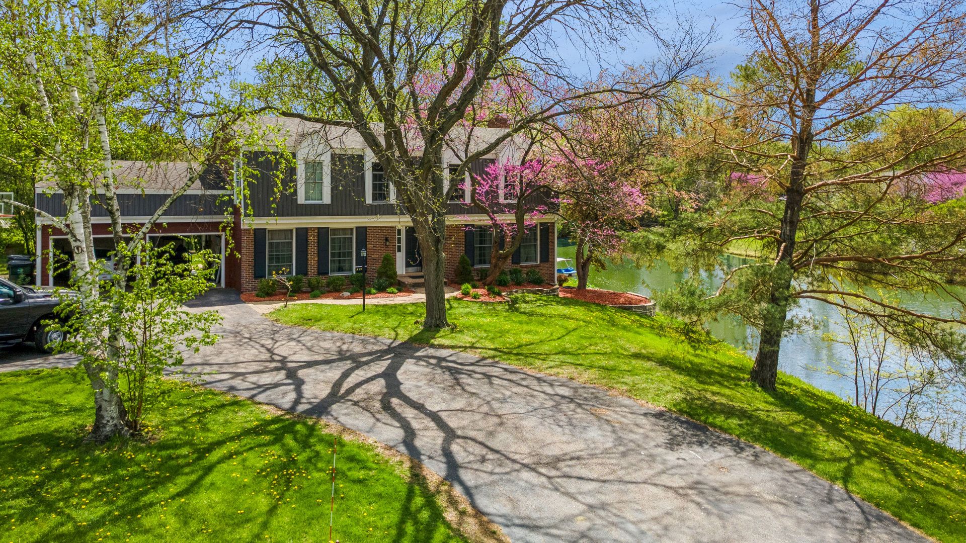 1419 E Main Street — Barrington, IL 60010