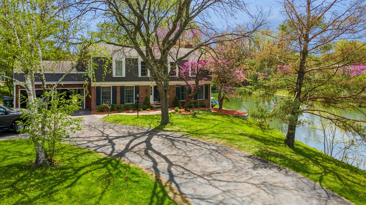 1419 Main Street, Barrington, IL 60010