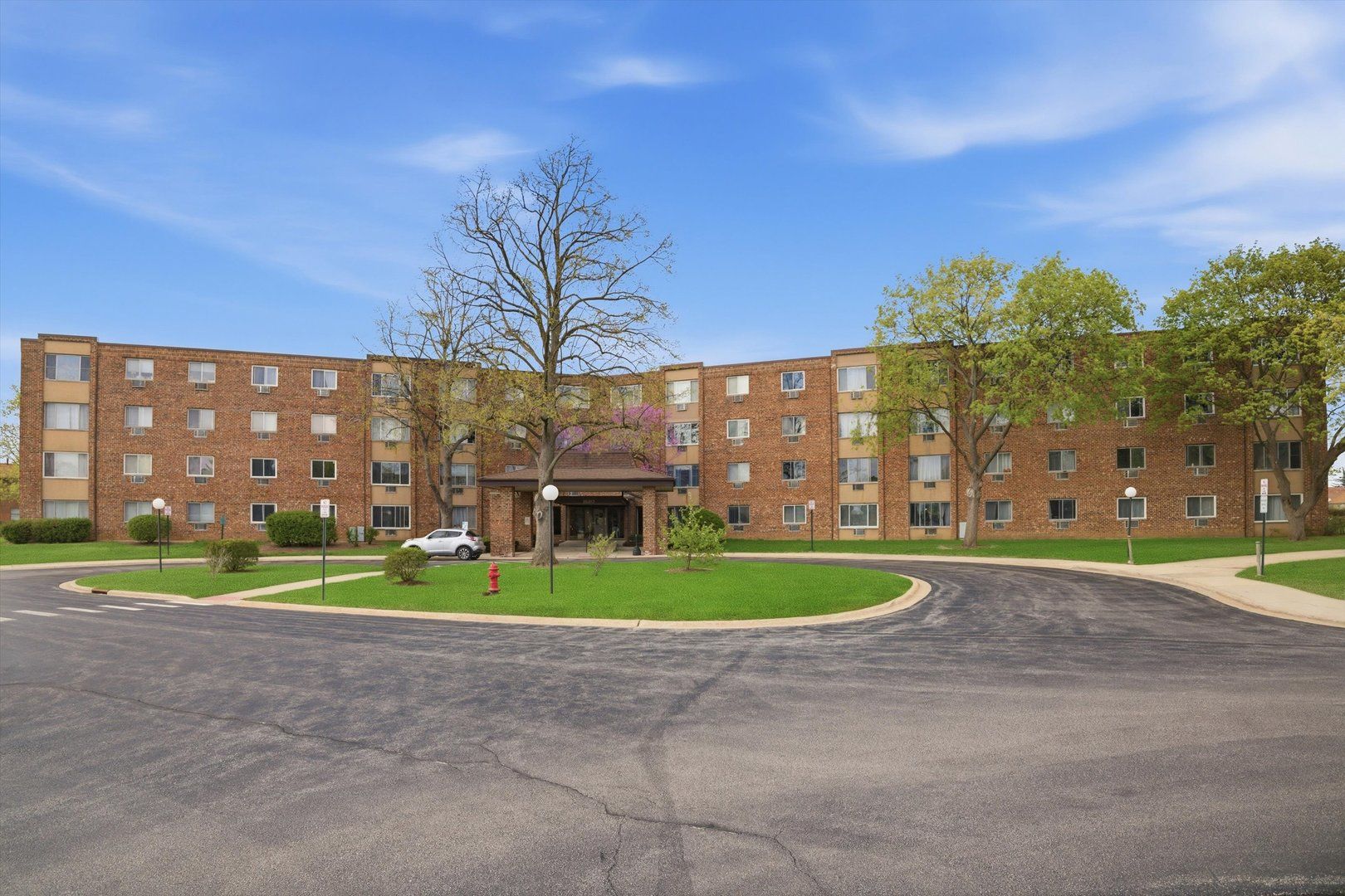 1880 Bonnie Lane #412 — Hoffman Estates, IL 60169