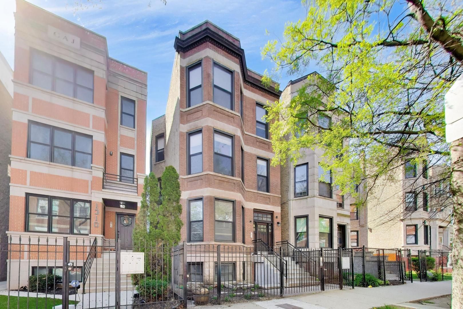1312 N Claremont Avenue — Chicago, IL 60622