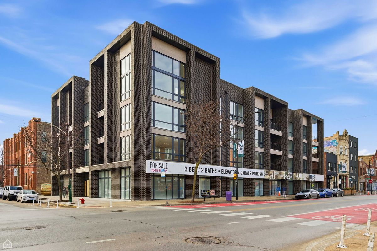 1445 Chicago Avenue, Chicago, IL 60642