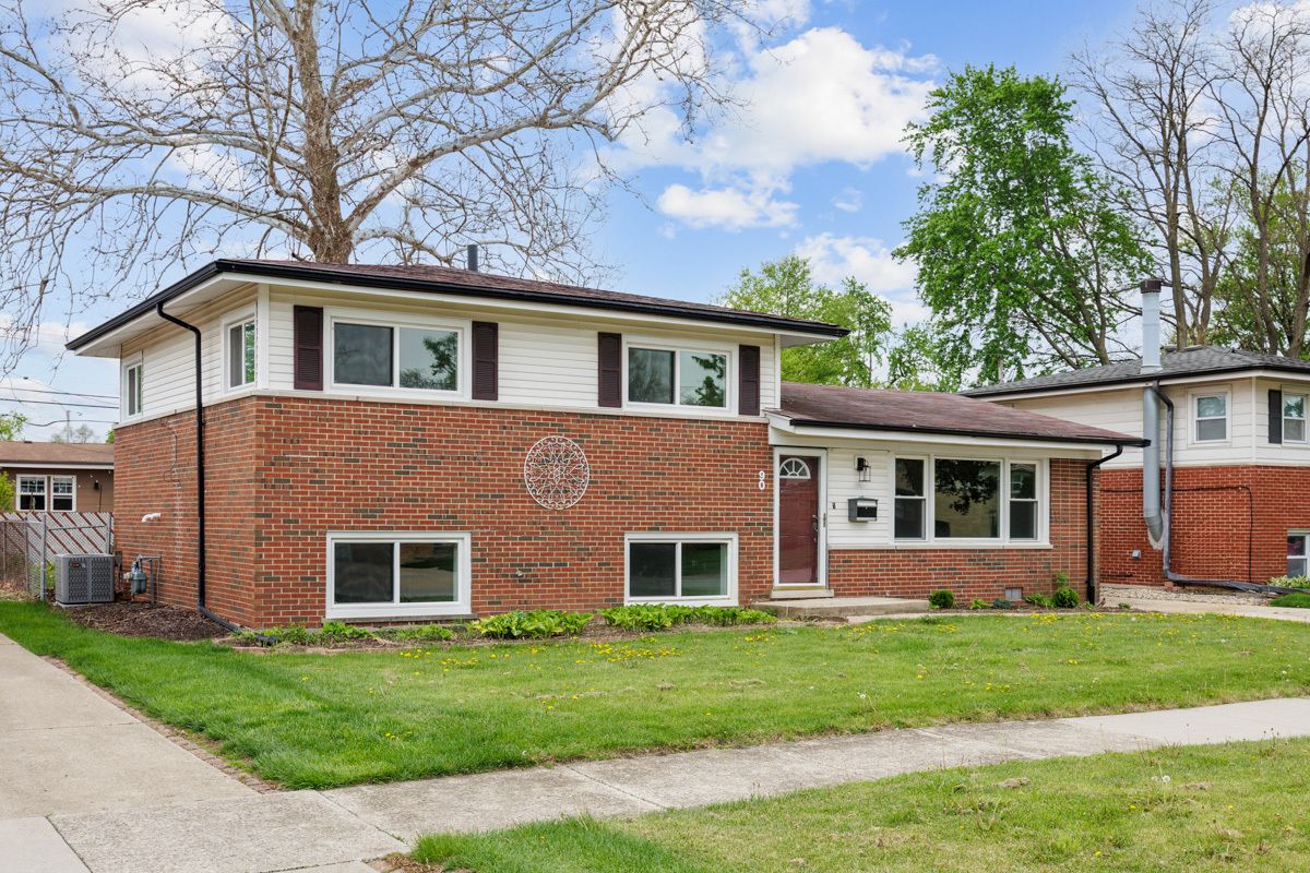 90 Peyton Drive — Chicago Heights, IL 60411