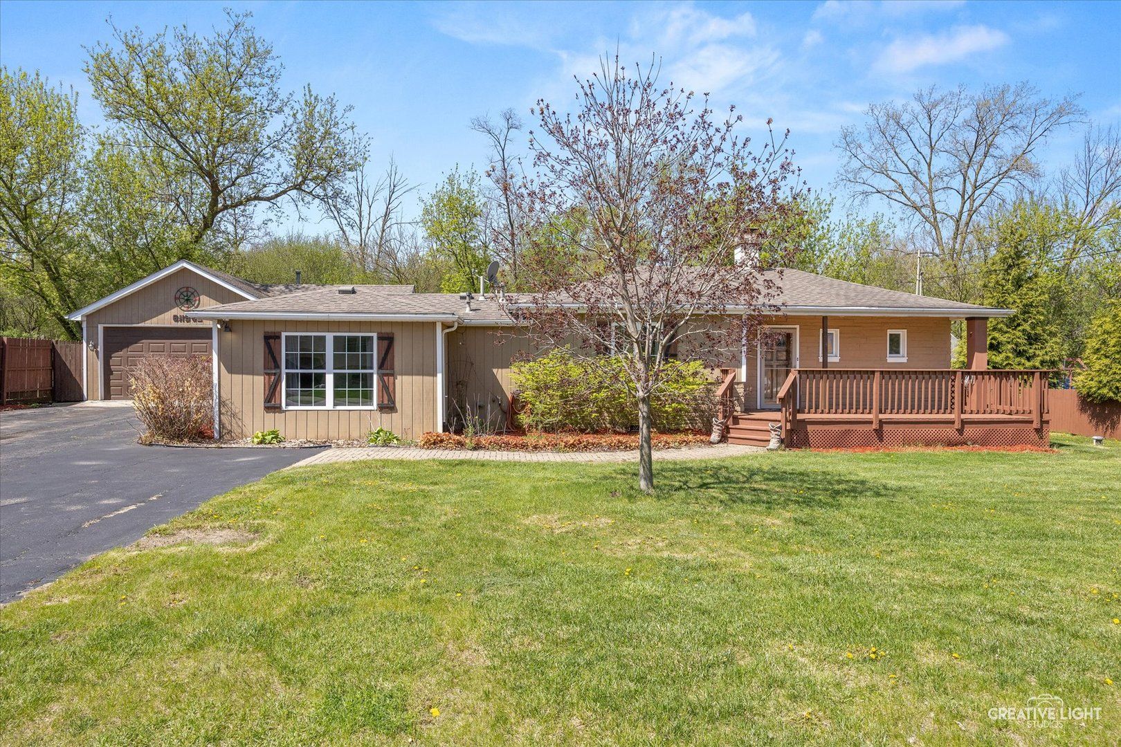 6N542 Wyoming Avenue — St. Charles, IL 60174