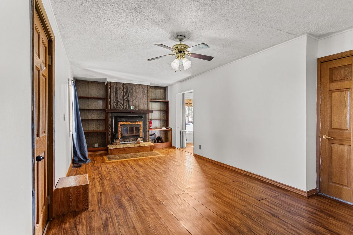 9032 US Route 150, Oakwood, IL 61858