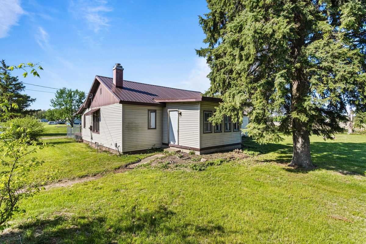 9032 US Route 150, Oakwood, IL 61858