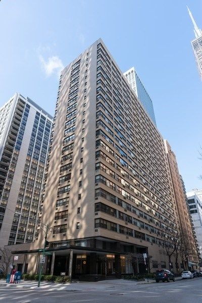 850 N DeWitt Place #22F — Chicago, IL 60611