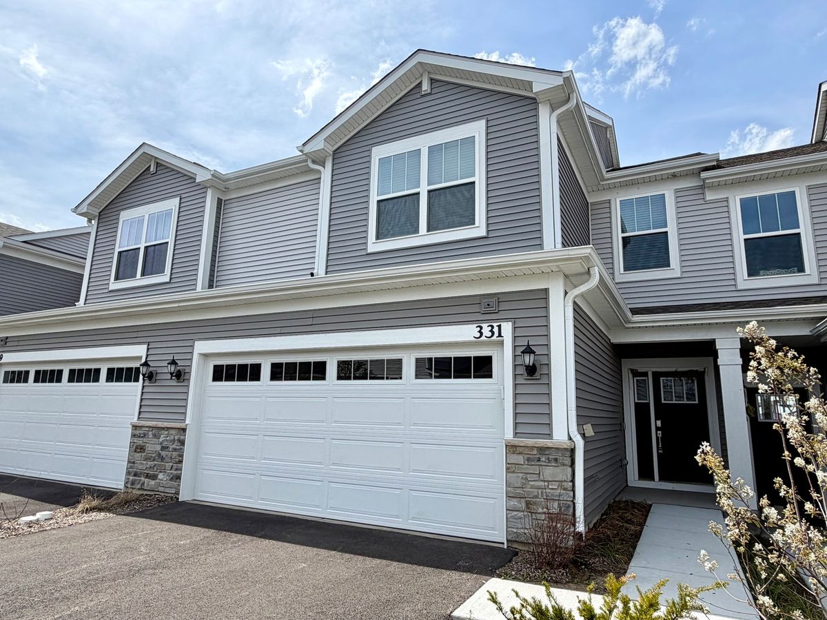 331 Red Oak Circle, Volo, IL 60020