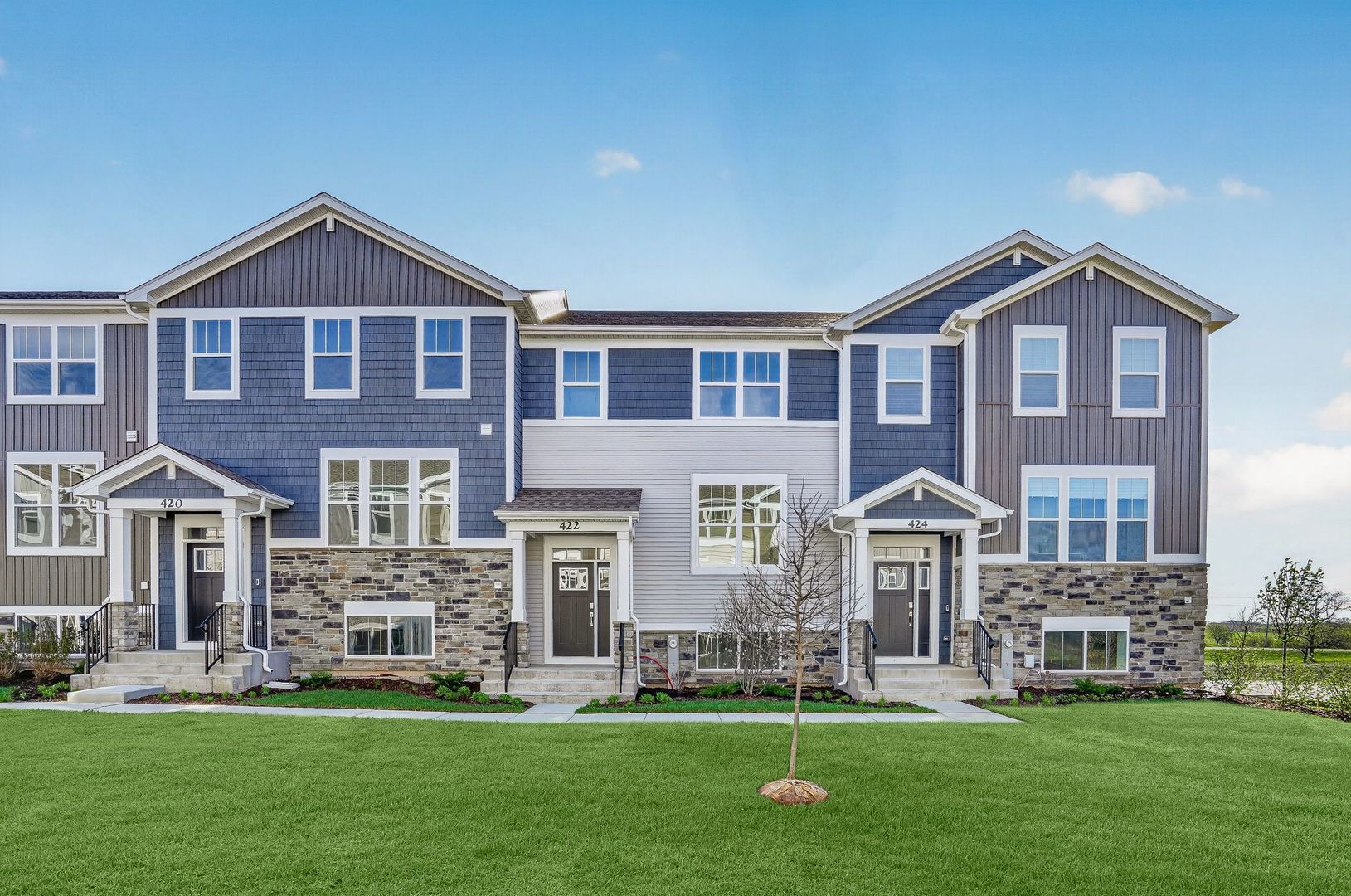 422 Red Oak Circle — Volo, IL 60020