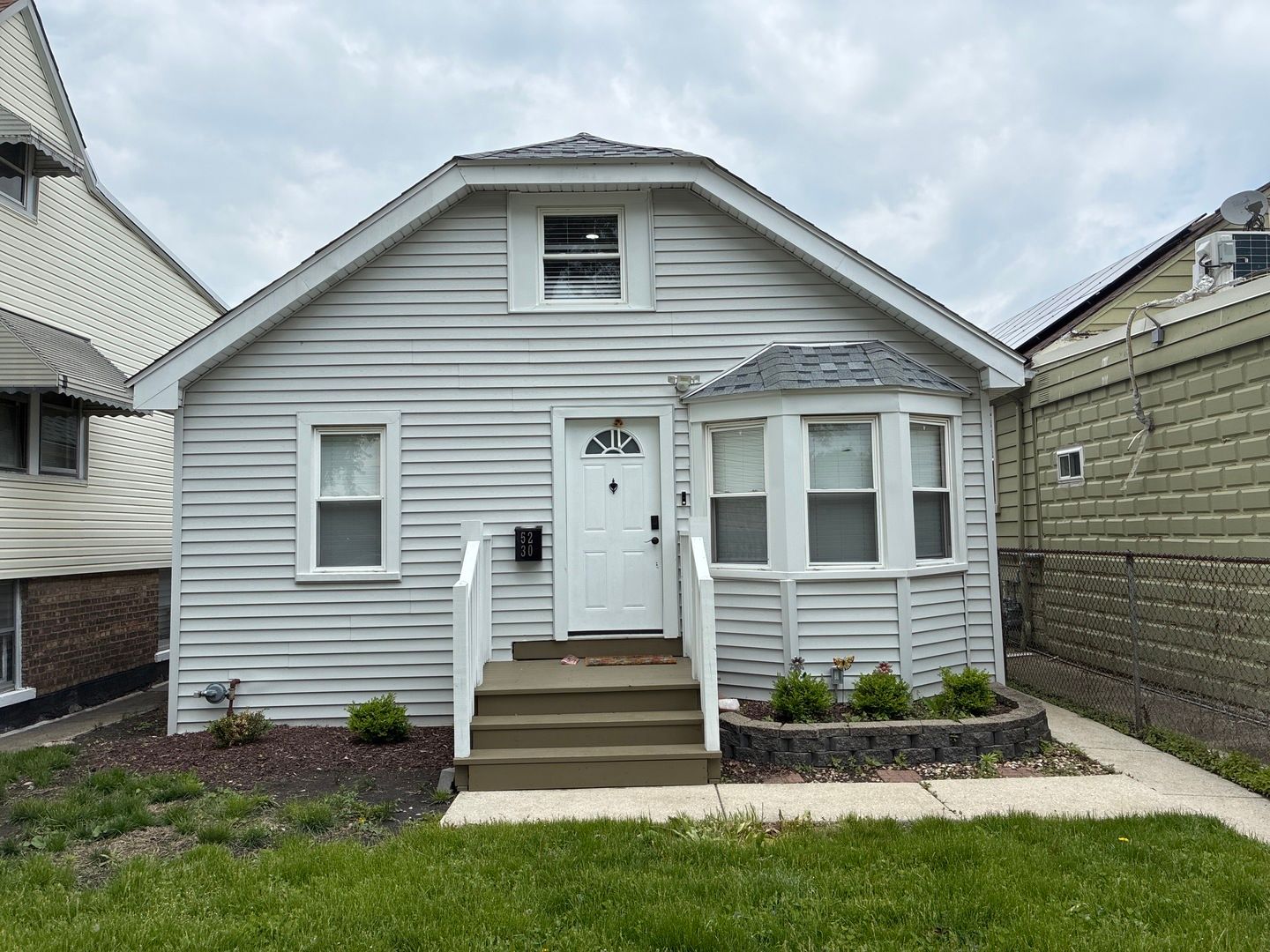 5230 W 51st Street — Chicago, IL 60638