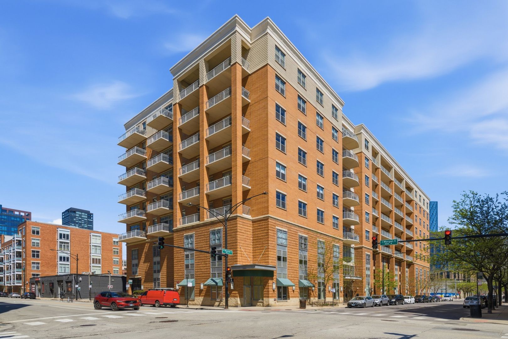 950 W Monroe Street #401 — Chicago, IL 60607