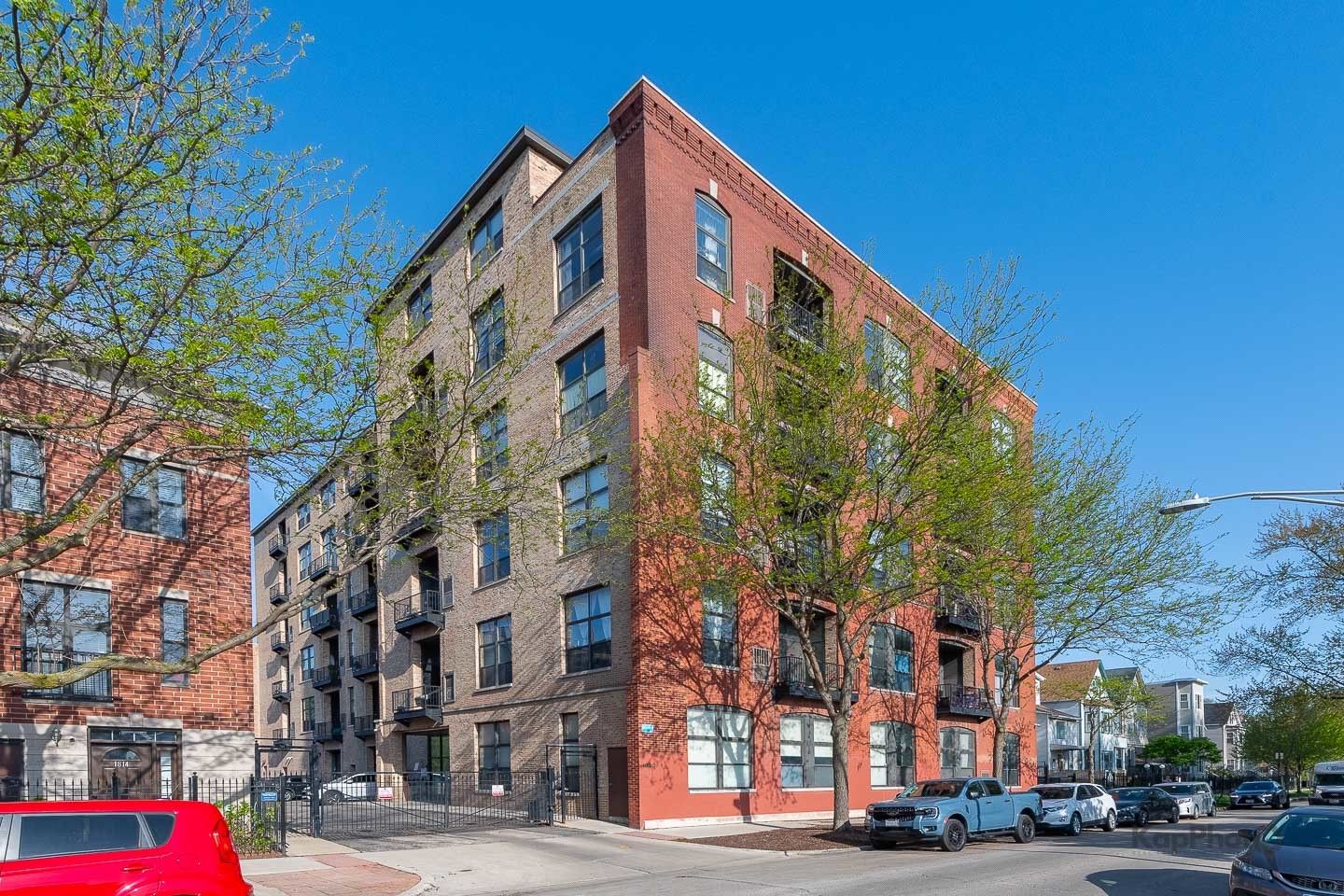1820 N Spaulding Avenue #410 — Chicago, IL 60647