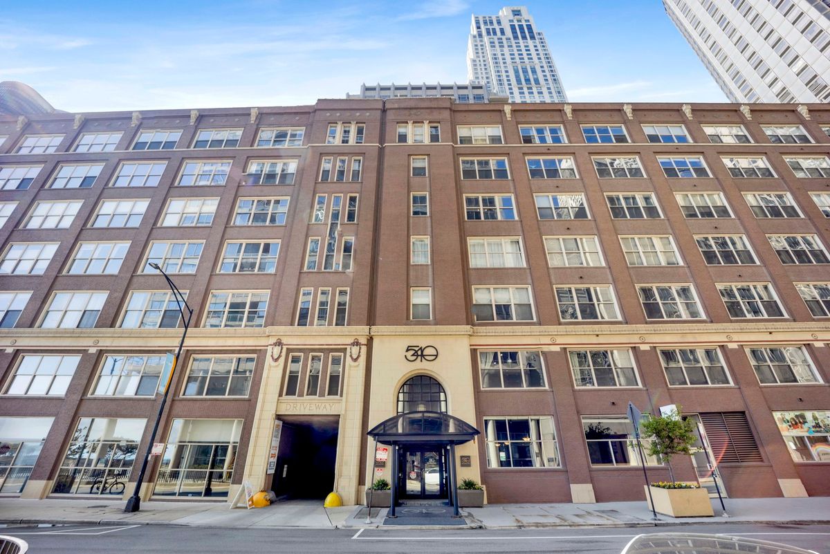 540 Lake Shore Drive, Chicago, IL 60611