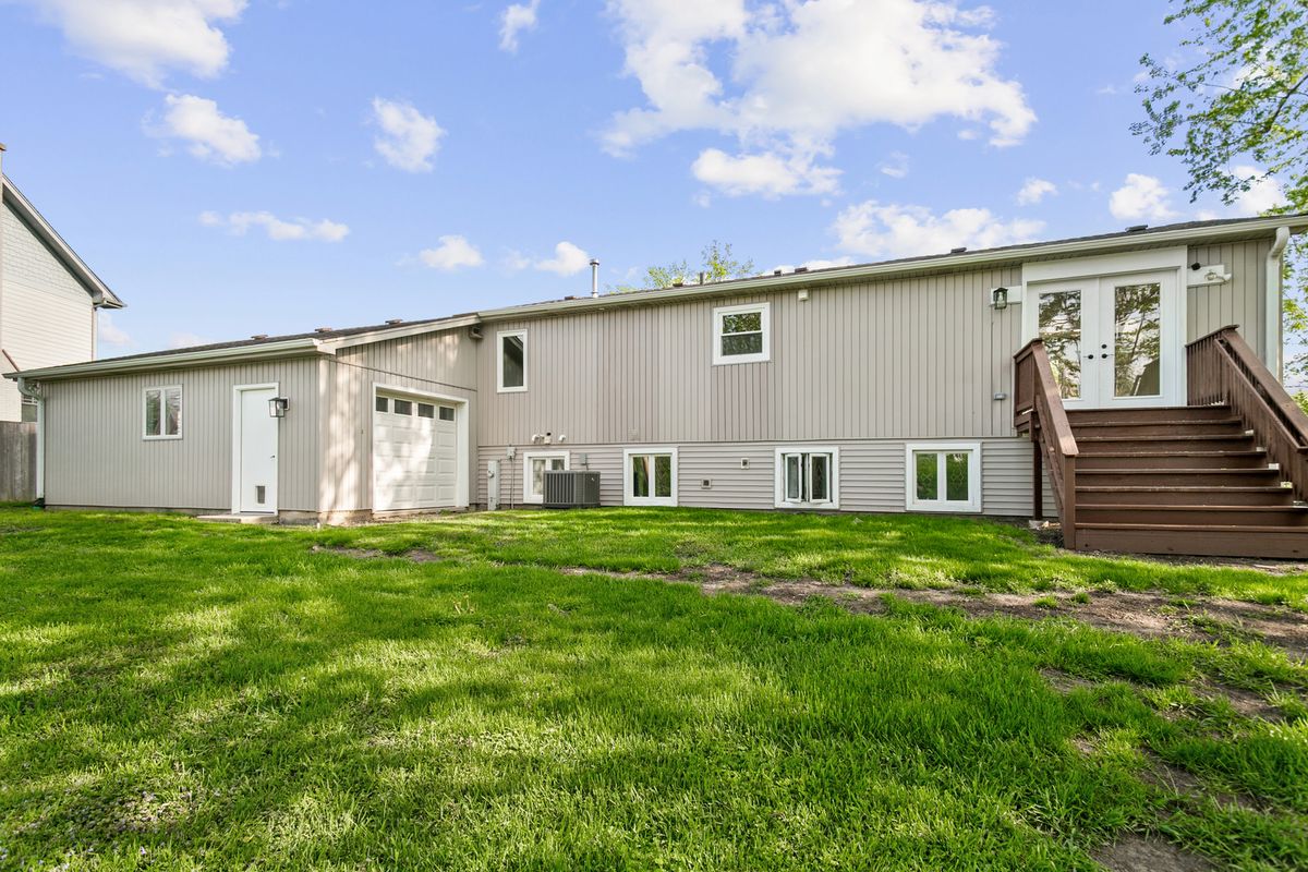 2824 Jonquil Lane, Woodridge, IL 60517